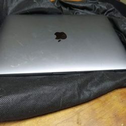 MacBook 2022