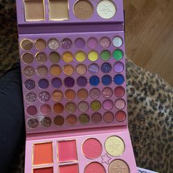 Paletas De Maquillaje Nuevas Each $35