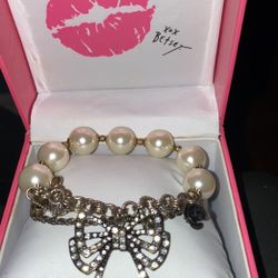 Betsey Johnson Charm Bracelet Pearl