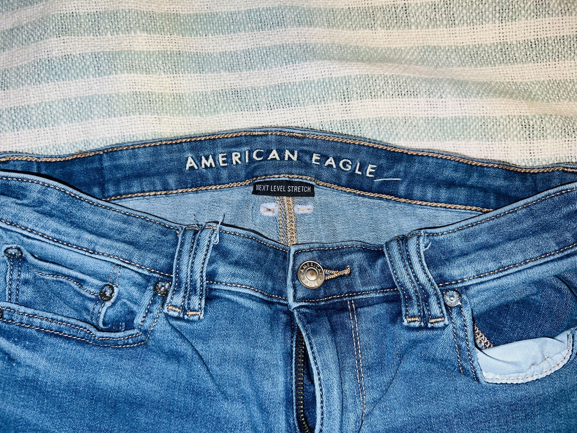 11 Pair Of Jeans: American Eagle, 4EVER 21…