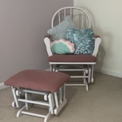 Gliding Chair With Ottoman 