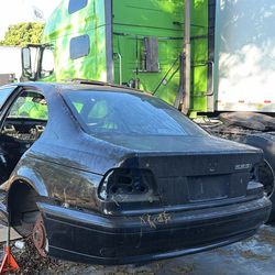 Bmw e39 525 body for free 2001