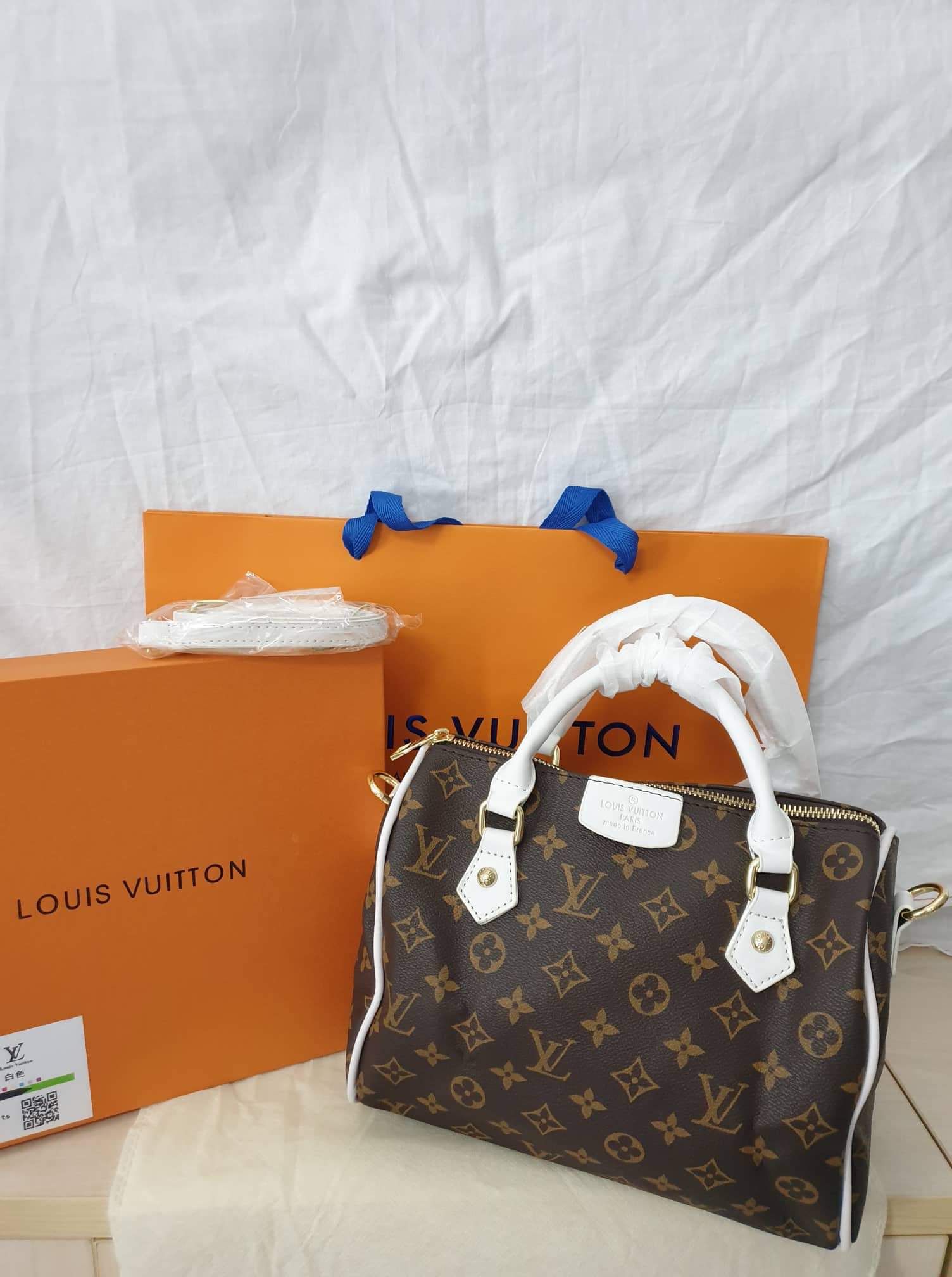 LOUIS VUITTON SANDALS WOMEN for Sale in Las Vegas, NV - OfferUp