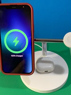 Belkin MagSafe 3-in-1 Wireless Charging Stand