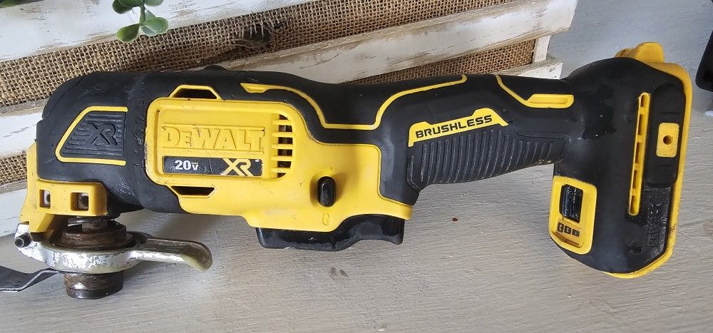 20v Max Xr 3 Seed Multitool Working Great Fixed Price