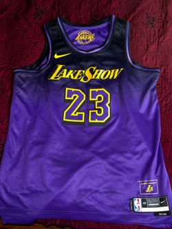 Lakers jersey size L