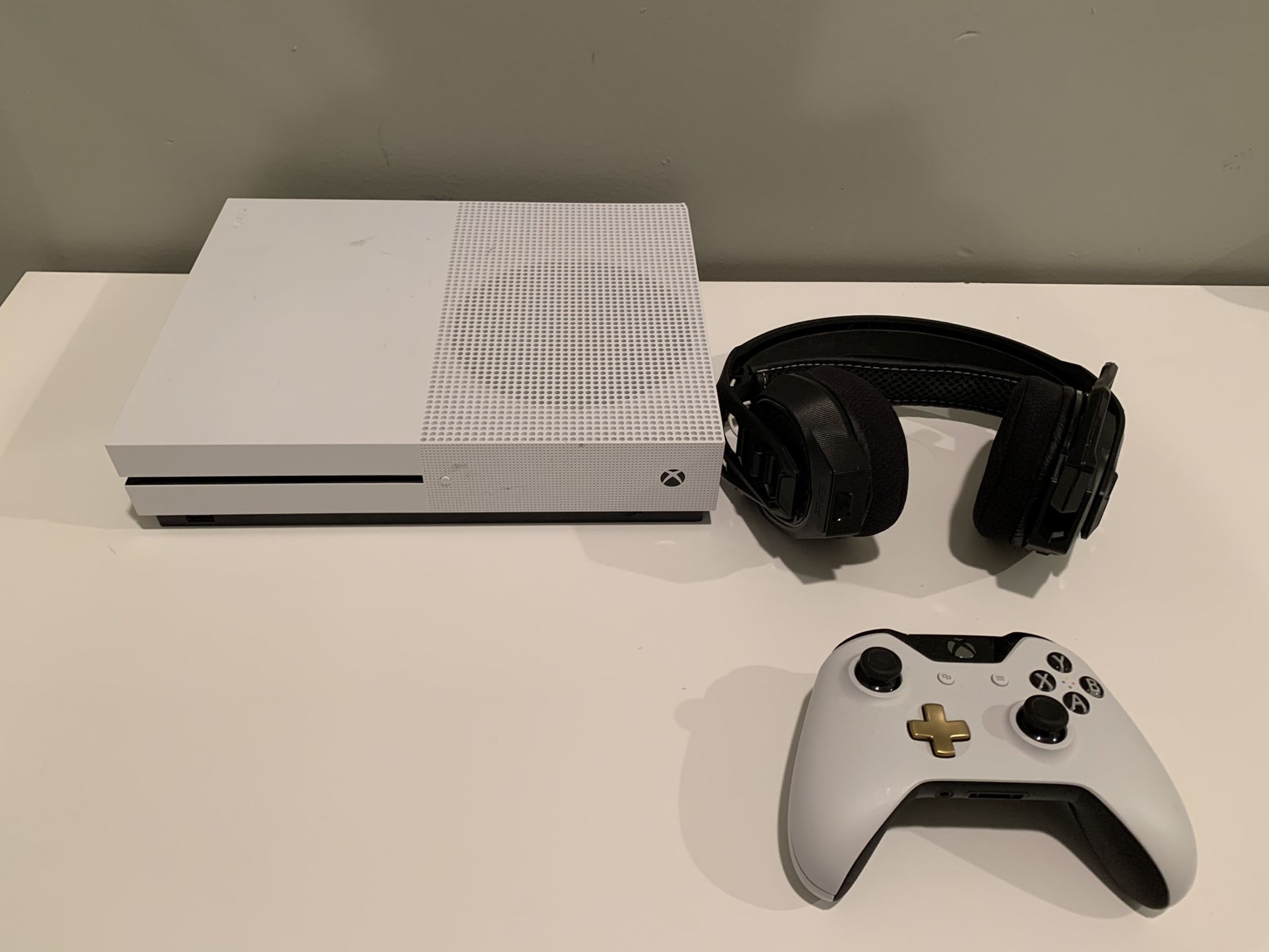 Xbox One, Controller, Headsets Etc.