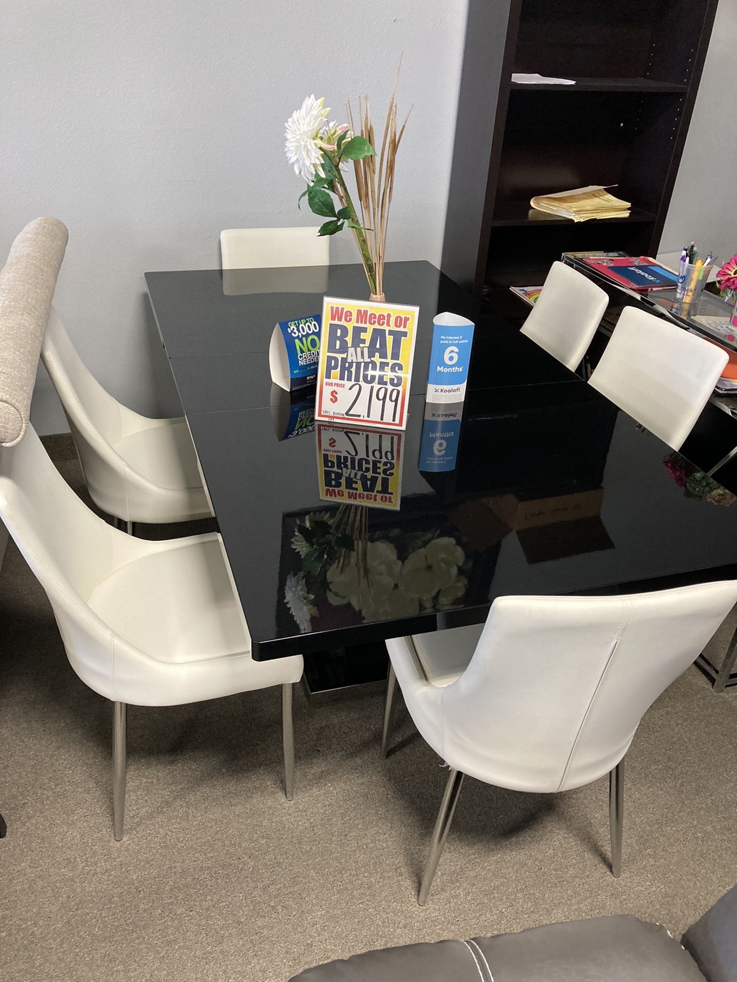 Gorgeous Dining Set ✨🖤 Easy Financing Available ✨✅