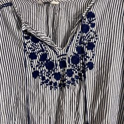 Brand new women's embroidered tunic blouse. Size L. Excellent condition.  Blue and white