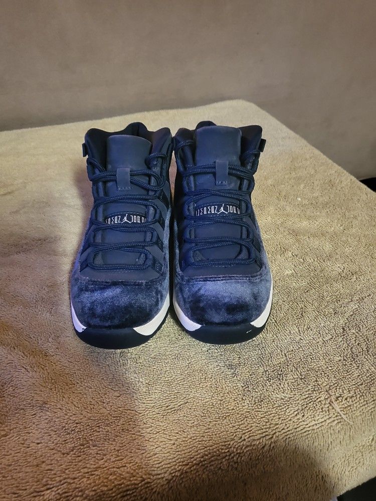 Jordan 11 Midnight Navy Velvet
