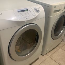 Very Nice  LG Set Washer And Dryer 