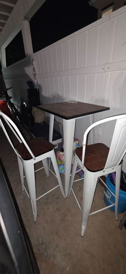Youngtown 3-Piece Counter Height Bar Set with Metal Frame and Wood Seat