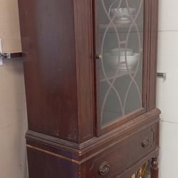 Show Case For Kitchen Dishes 