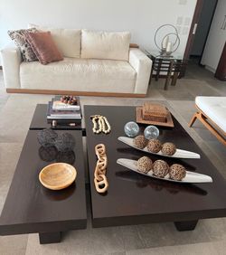 Adriana Hoyos coffe table