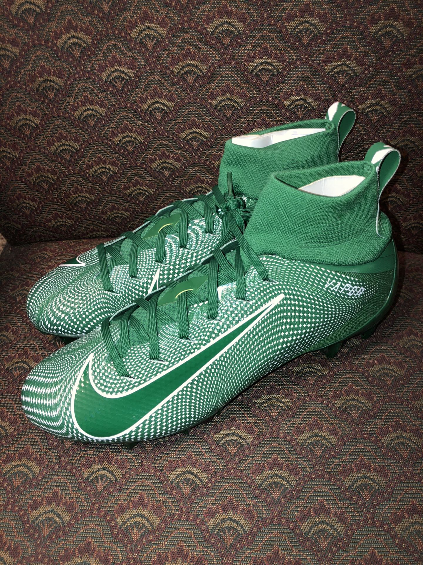 Nike Untouchable Pro Custom Supreme Cleats for Sale in Columbus, OH -  OfferUp