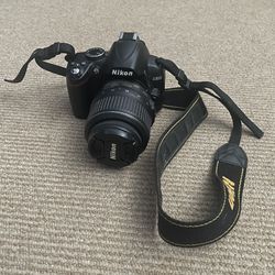 Nikon D3000 + 2 Lenses