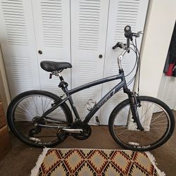 
🚲 Trek Navigator Comfort Bike – Smooth, Comfortable Ride! 🚲