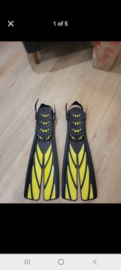 Black and Yellow Scuba Diving Fins