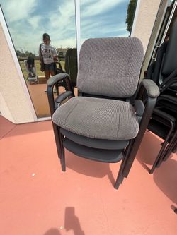 office cushioned chairs
