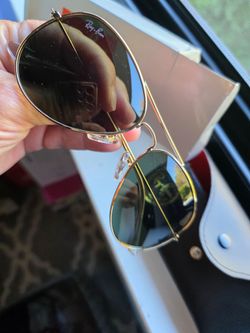 Ray-Ban Round Metal Sunglasses Gold Frame