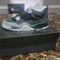 Jordan 4 Fear Ds Size 10.5/ 11/7y