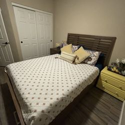 Queen Sized Bedroom Set 