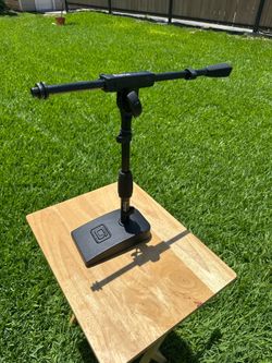 Gator Frameworks GFW-MIC-0822 Compact Base Desktop Mic Stand with Telescoping Boom