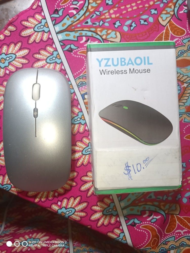 WIRELESS COLOR CHANGING MOUSE