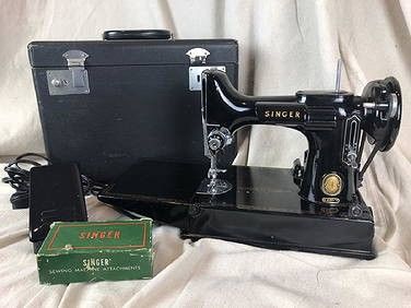 Singer 3-120 Featherweight Sewing Machine