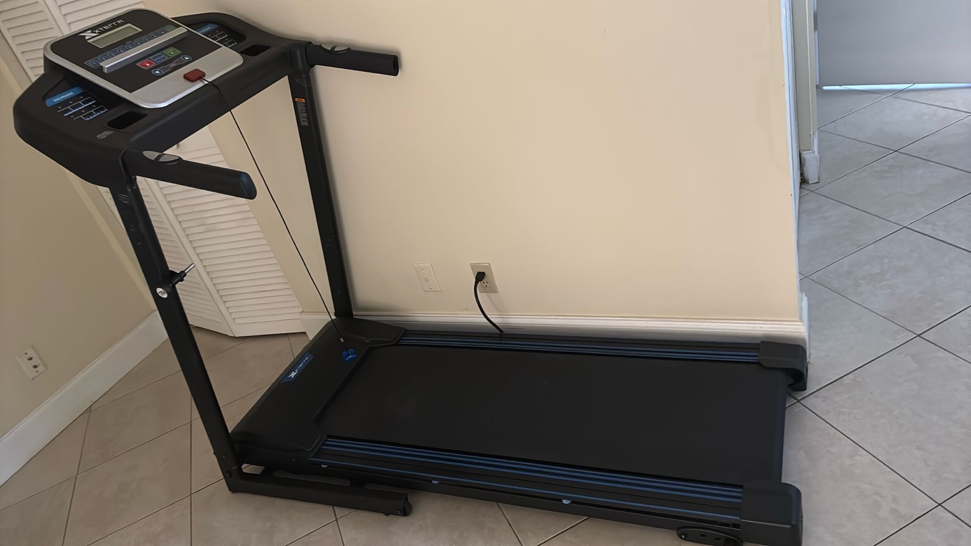 XTERRA FOLDABLE TREADMILL