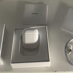 Apple AirPods 2nd Generation With Wireless Charging Case