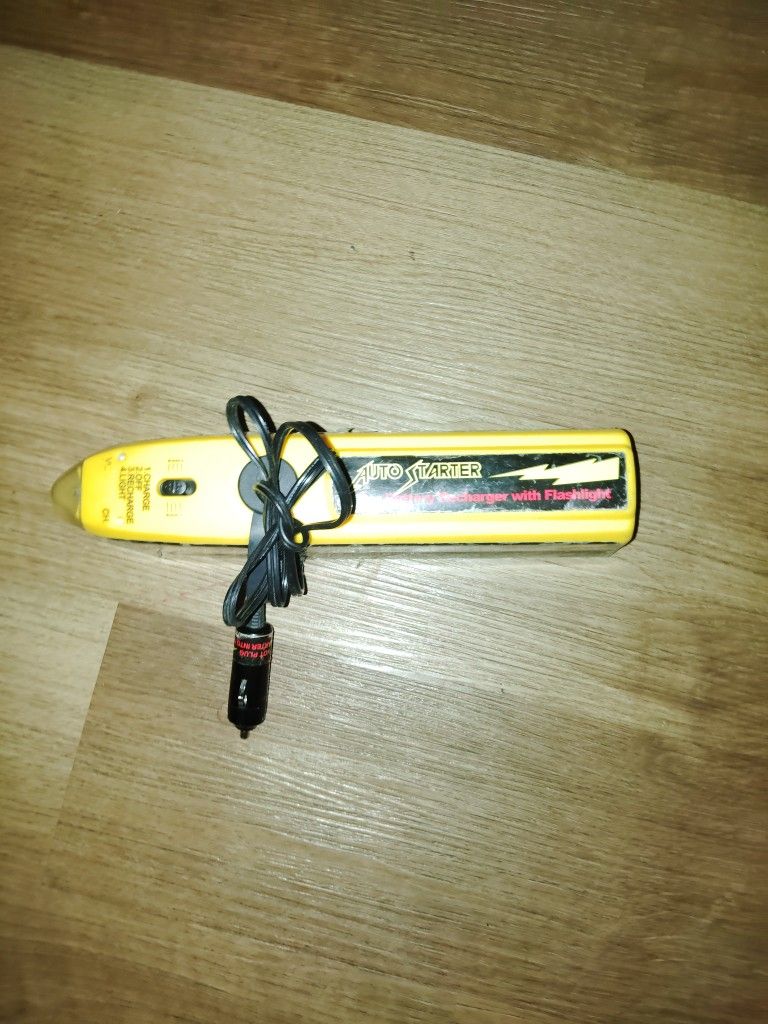 Auto Starter Car Battery Recharger w/ Flashlight