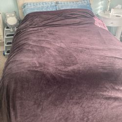 FREE Queen Size Duvet Cover with 2 pillow shams
