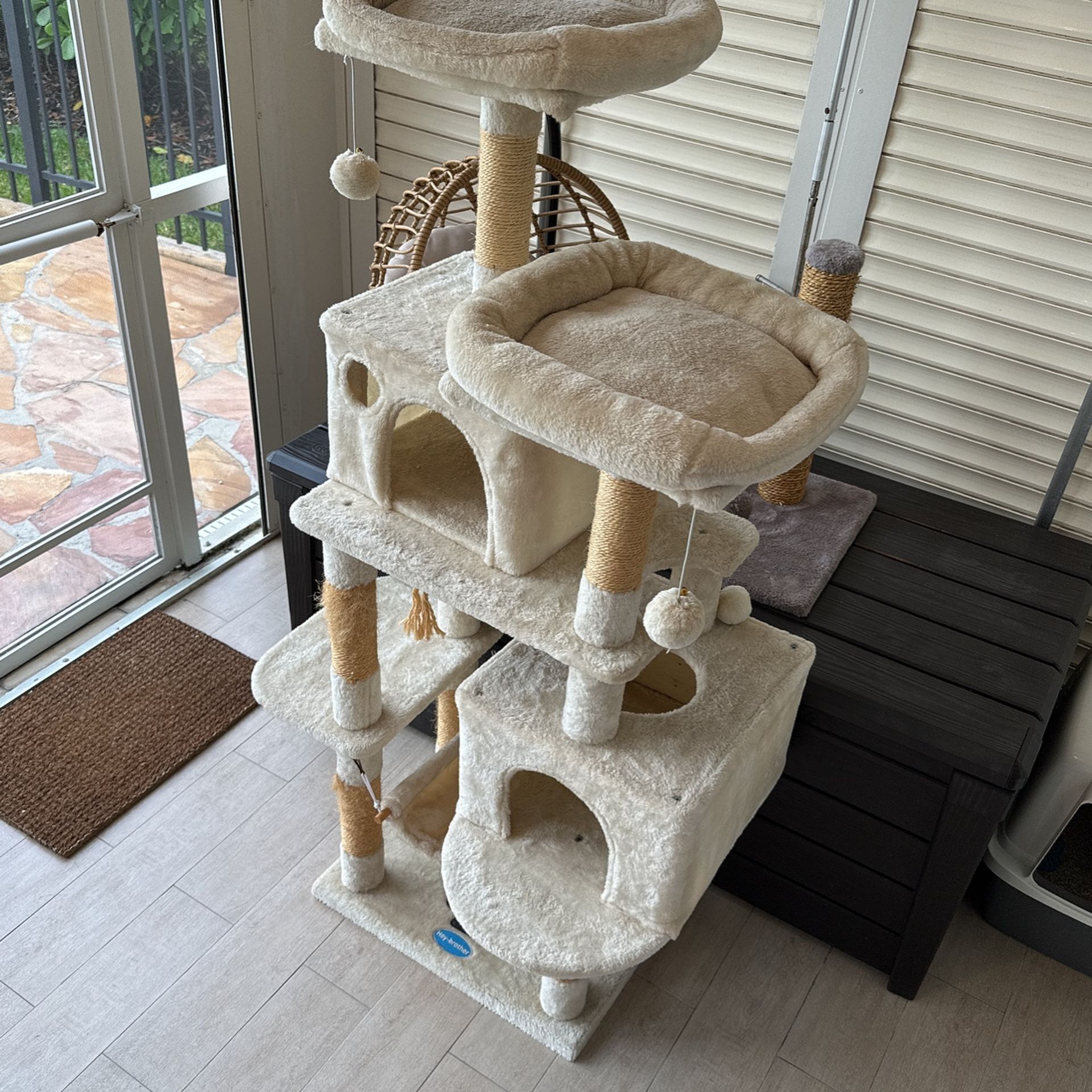 Cat Tower for Sale in Fort Lauderdale, FL OfferUp