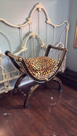 John-Richard Randolph style Stool seat leopard