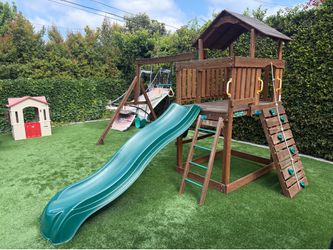 Creative Playthings Wooden Playset – Excellent Condition