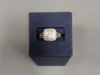 White Gold 10k (.417) 4.5 grams Size 7.5