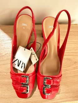 NWT ZARA Cherry Red Patent Kitten Heels