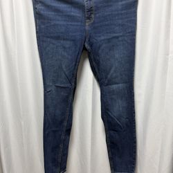 Essential Dark Wash Skinny Jeans