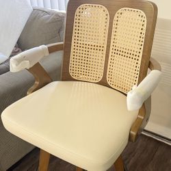 High Chair / Bar Stools 
