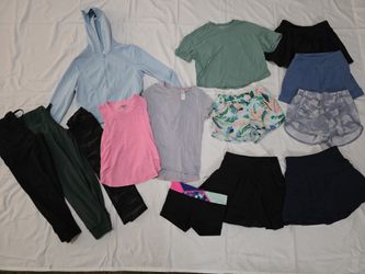 Girls boutique bundle
7/8 No Holes No Stains Over 36 Itmes 