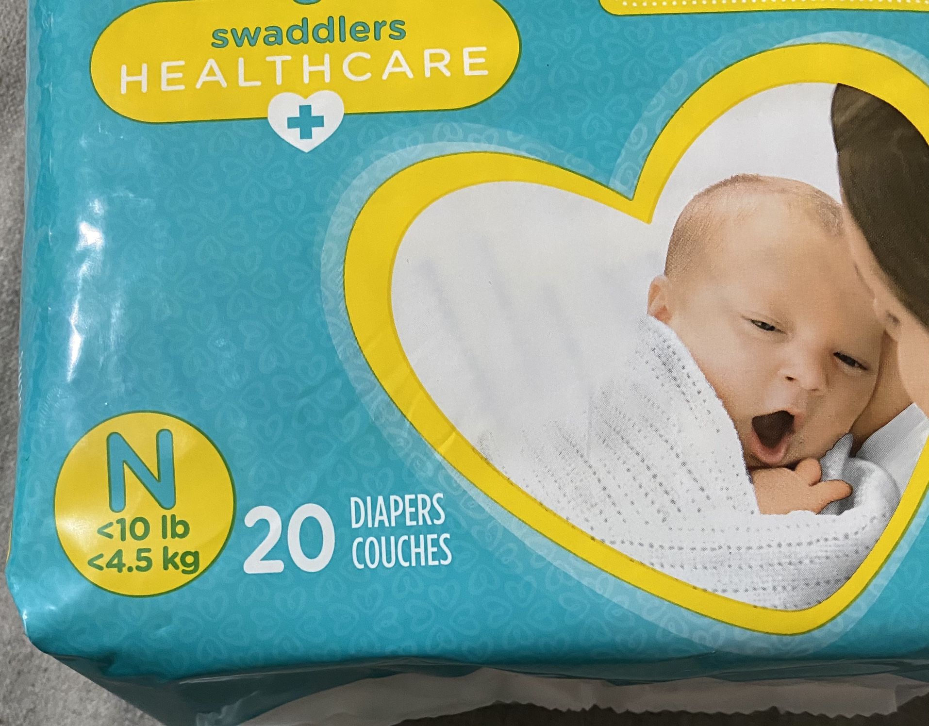 Pampers Newborn  240 Diapers 