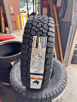 285/70R17 Toyo Open Country A/T III 117T 65,000 Miles Warranty 285-70-17 llantas