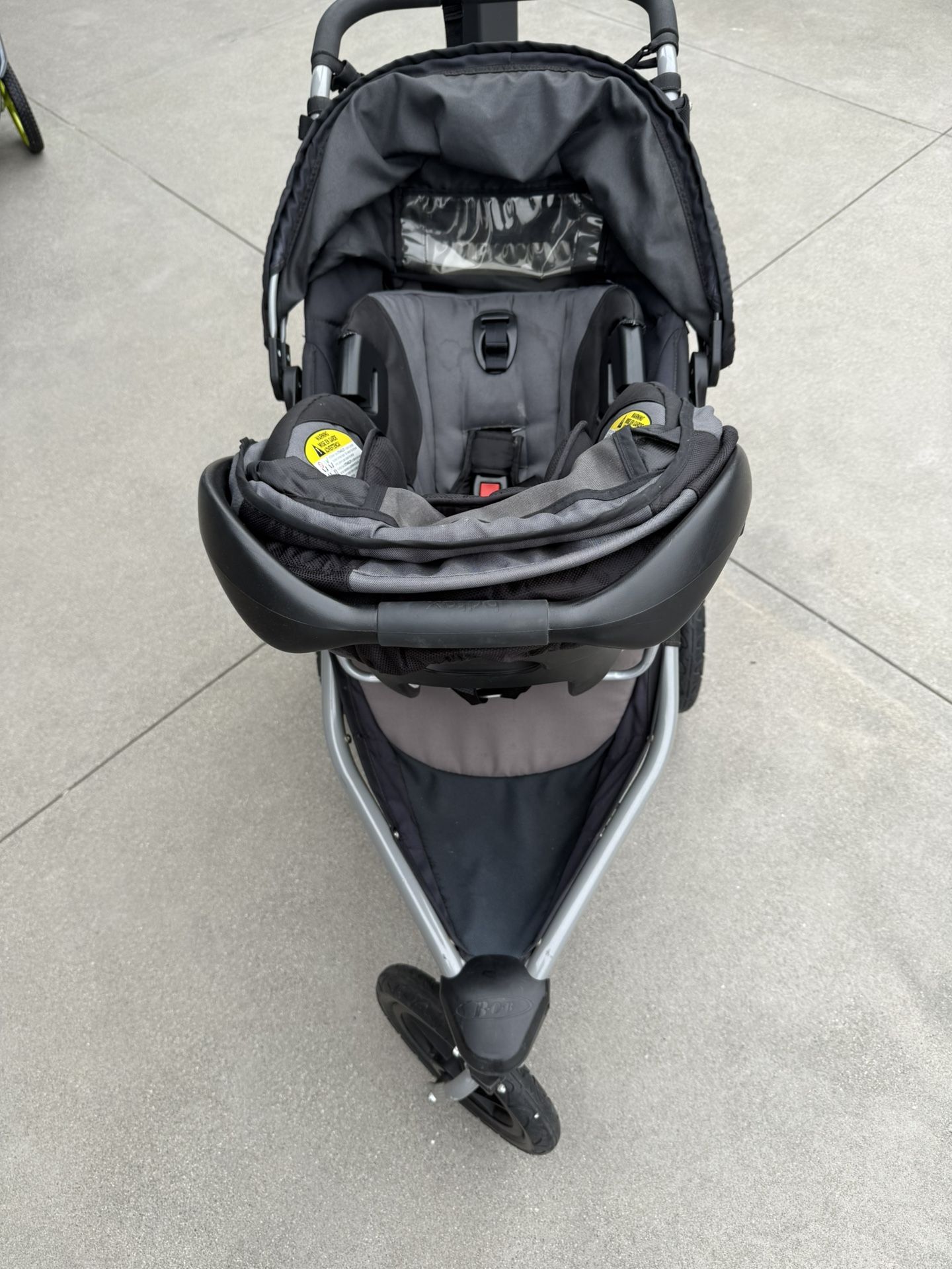 BOB RAMBLER-U851927 With GRACO® SNUGRIDE® SNUGLOCK® 35 LX INFANT CAR SEAT