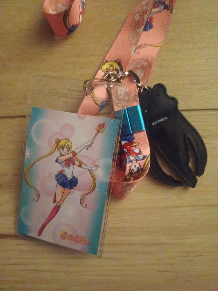 Sailor Moon Lanyard, Badge & Vinyl Figure