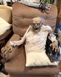 Halloween Zombie Ghoul Prop Decoration