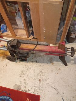 Wood splitter