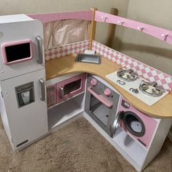 Play Kitchen 