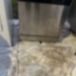 Dishwasher Sand, Steel Black And White Everything Come With 90 Days Warranty