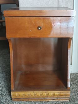 Vintage Wood Nightstand / End Table with Drawer